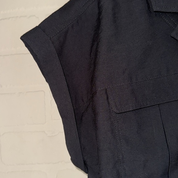 Tuckernuck Scottie shirt Black short sleeve cuffed blouse top small flap pockets - Picture 4 of 9